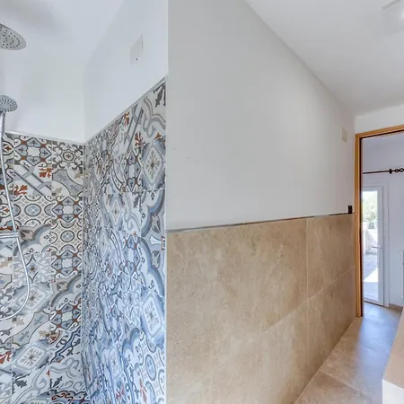 Le Colonie - Pescoluse בית חווה *