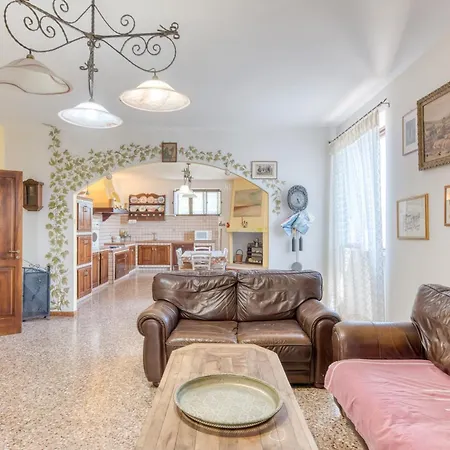 Le Colonie - Pescoluse בית חווה *