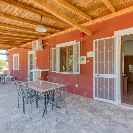 Le Colonie - Pescoluse בית חווה *