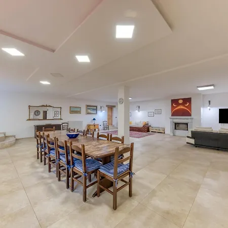 Le Colonie - Pescoluse בית חווה